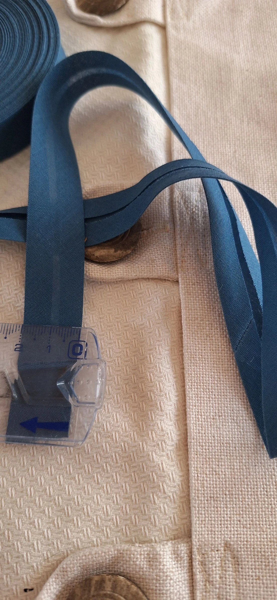 5 mètres de biais replié 20 mm bleu pétrole 